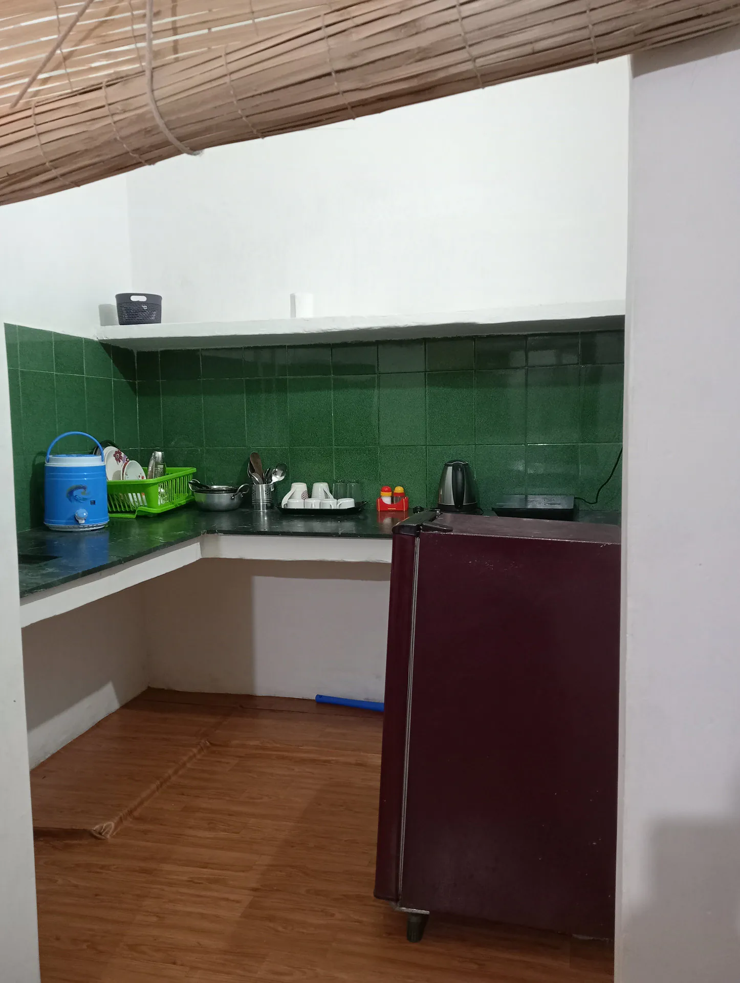 Vibrant Family Suite Kitchen 2