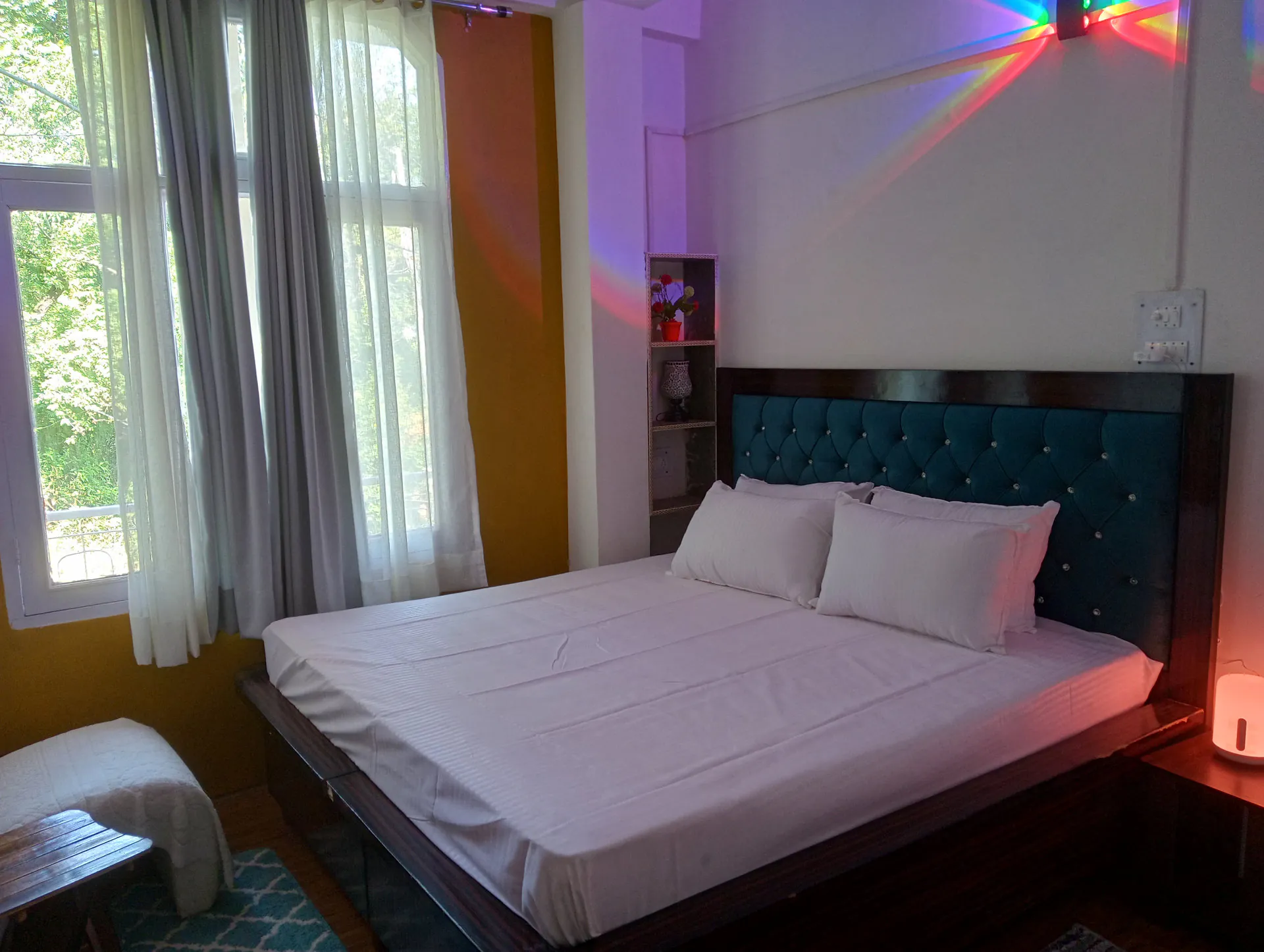 Cozy Suite Bedroom Lighting 8