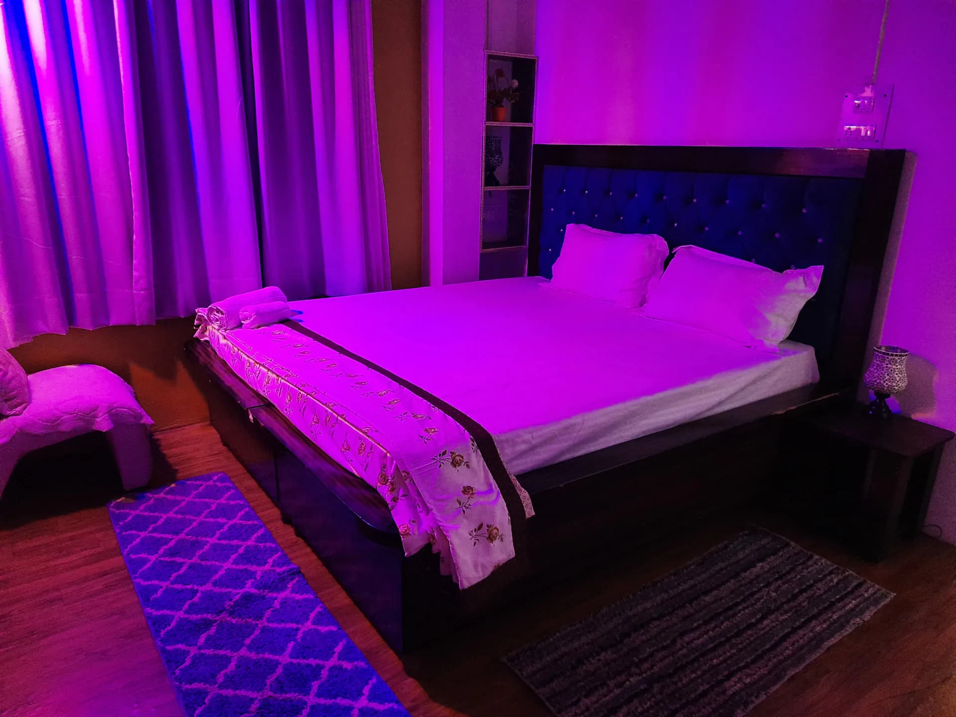 Cozy Suite Bedroom Lighting 9
