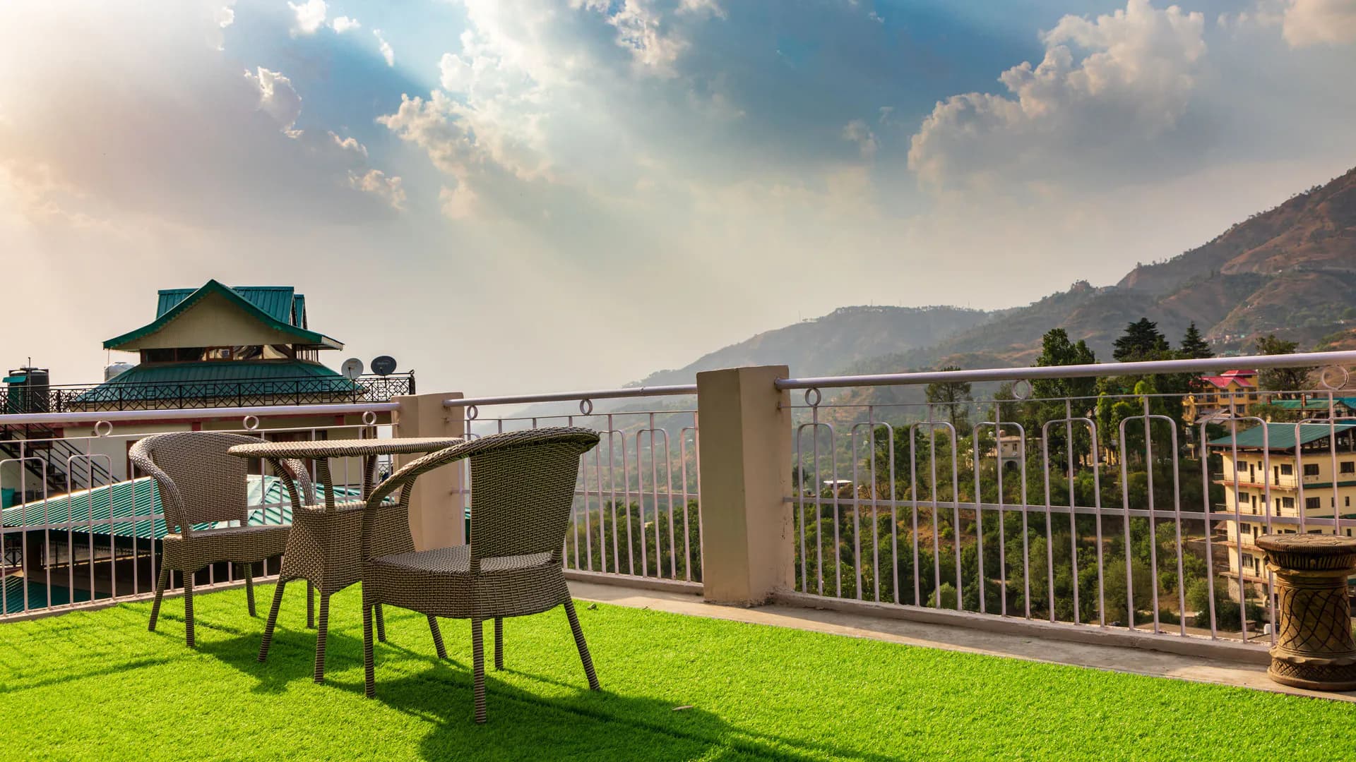 Cozy Suite Terrace Seating