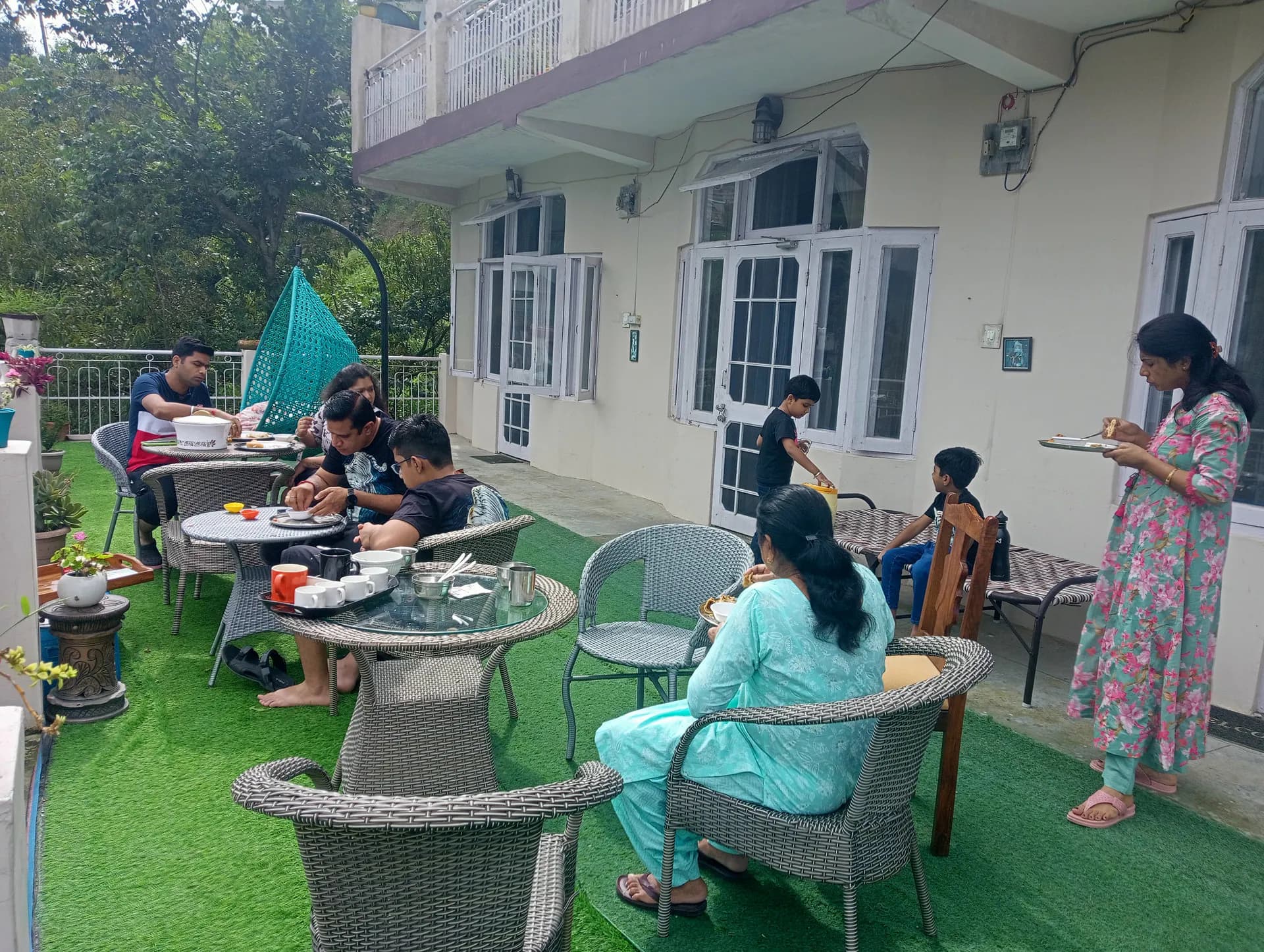 Guest Dining Mountain View Kandaghat 5