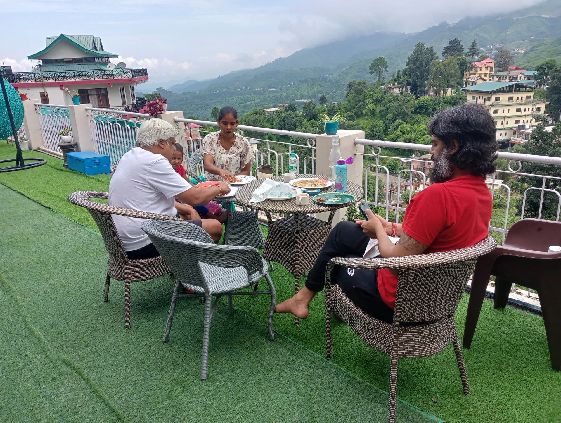 Guest Dining Mountain View Kandaghat 6
