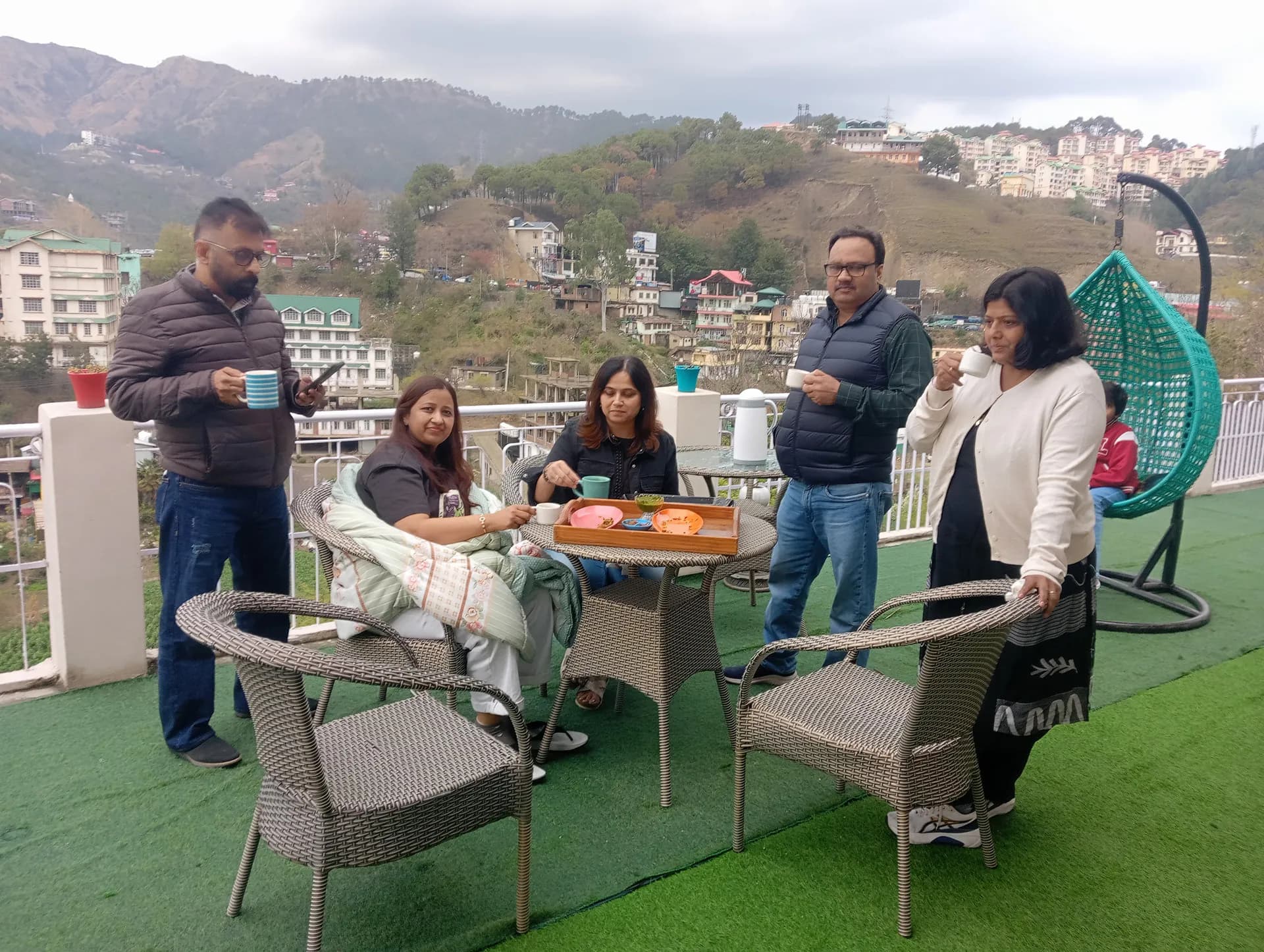 Guest Dining Mountain View Kandaghat 9