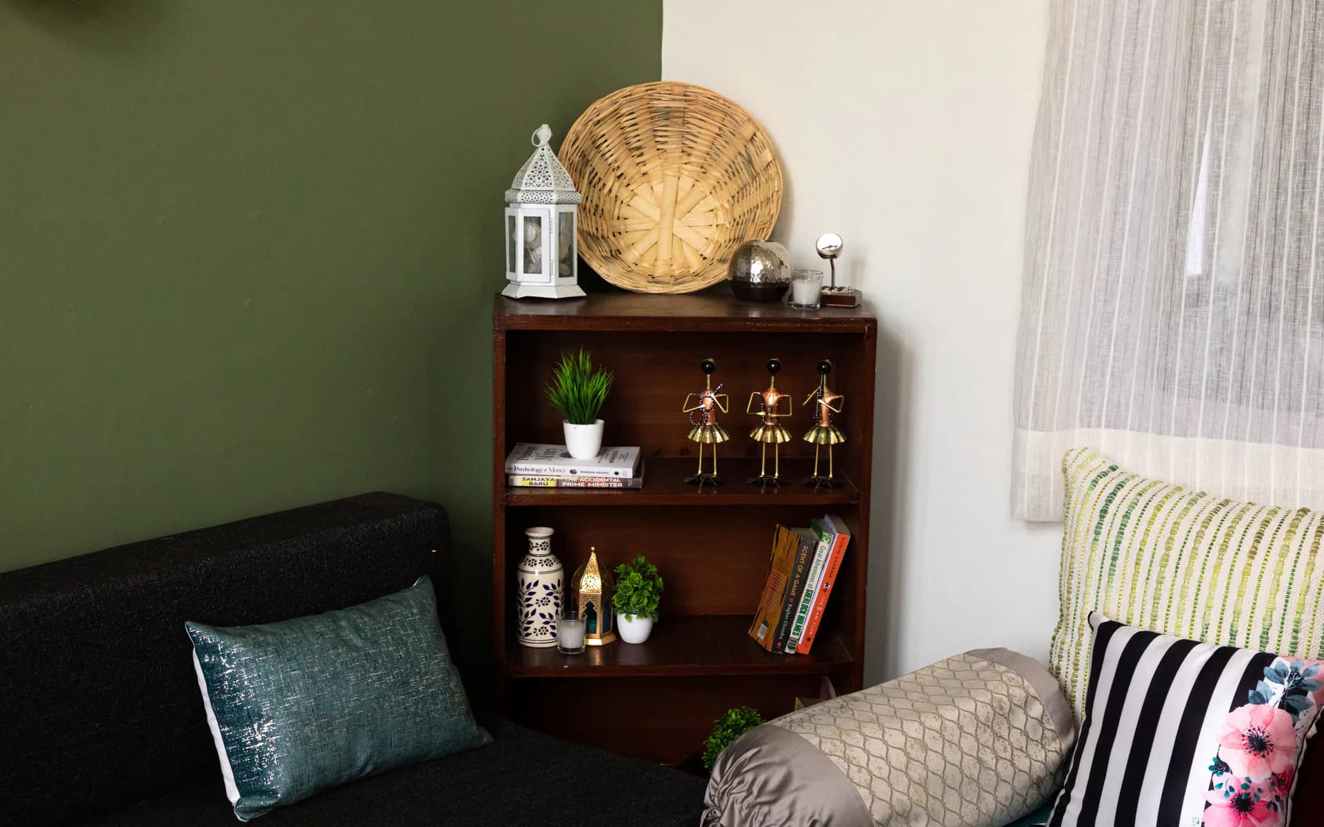 Jute Family Suite Living Room Decor 9