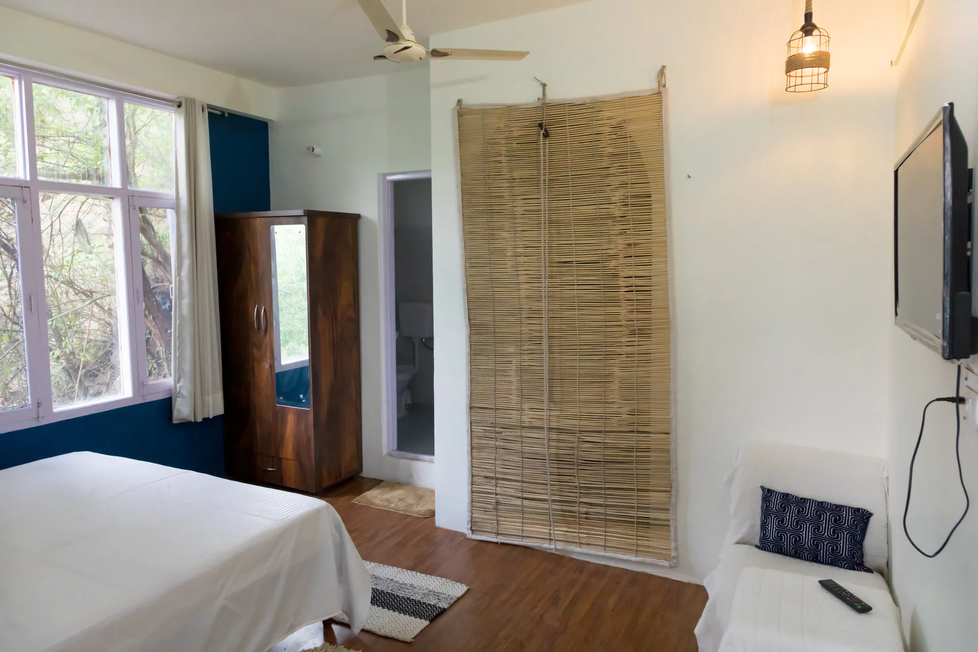 Jute Suite Bedroom Mountain View 1