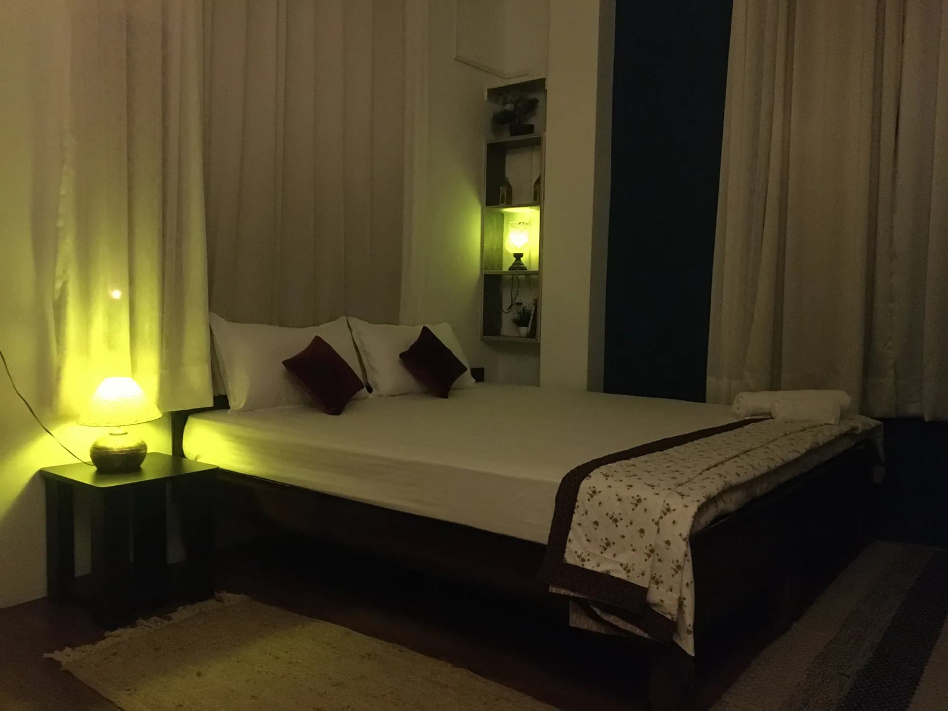 Jute Suite Bedroom Mountain View 4