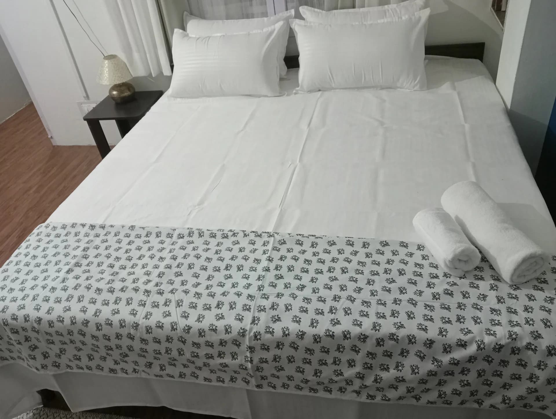 Jute Suite Bedroom Mountain View 6