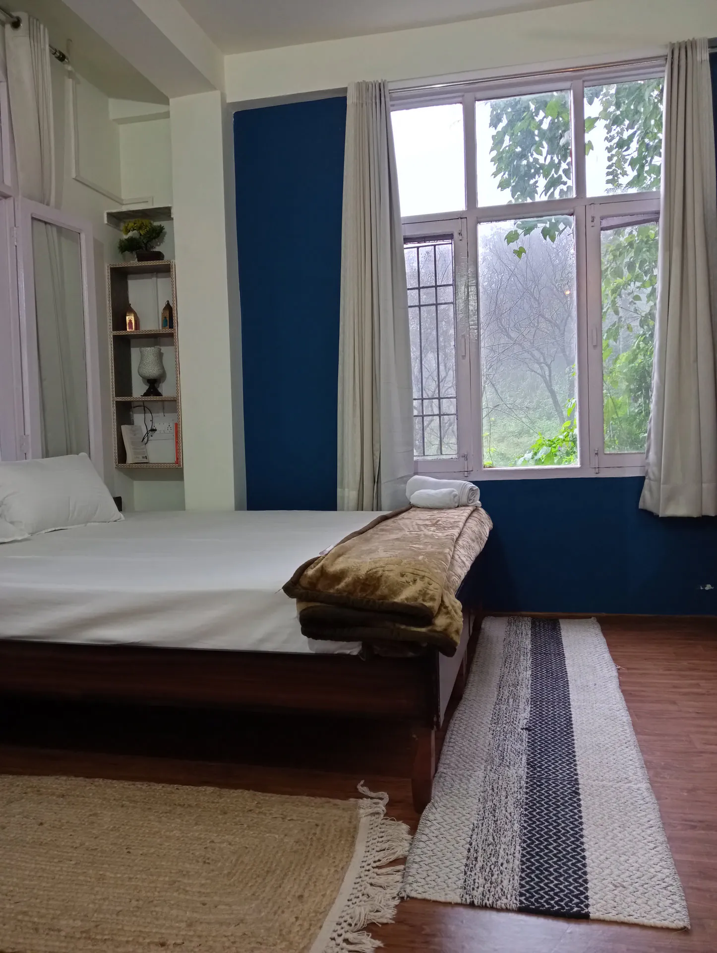Jute Suite Bedroom Mountain View 8