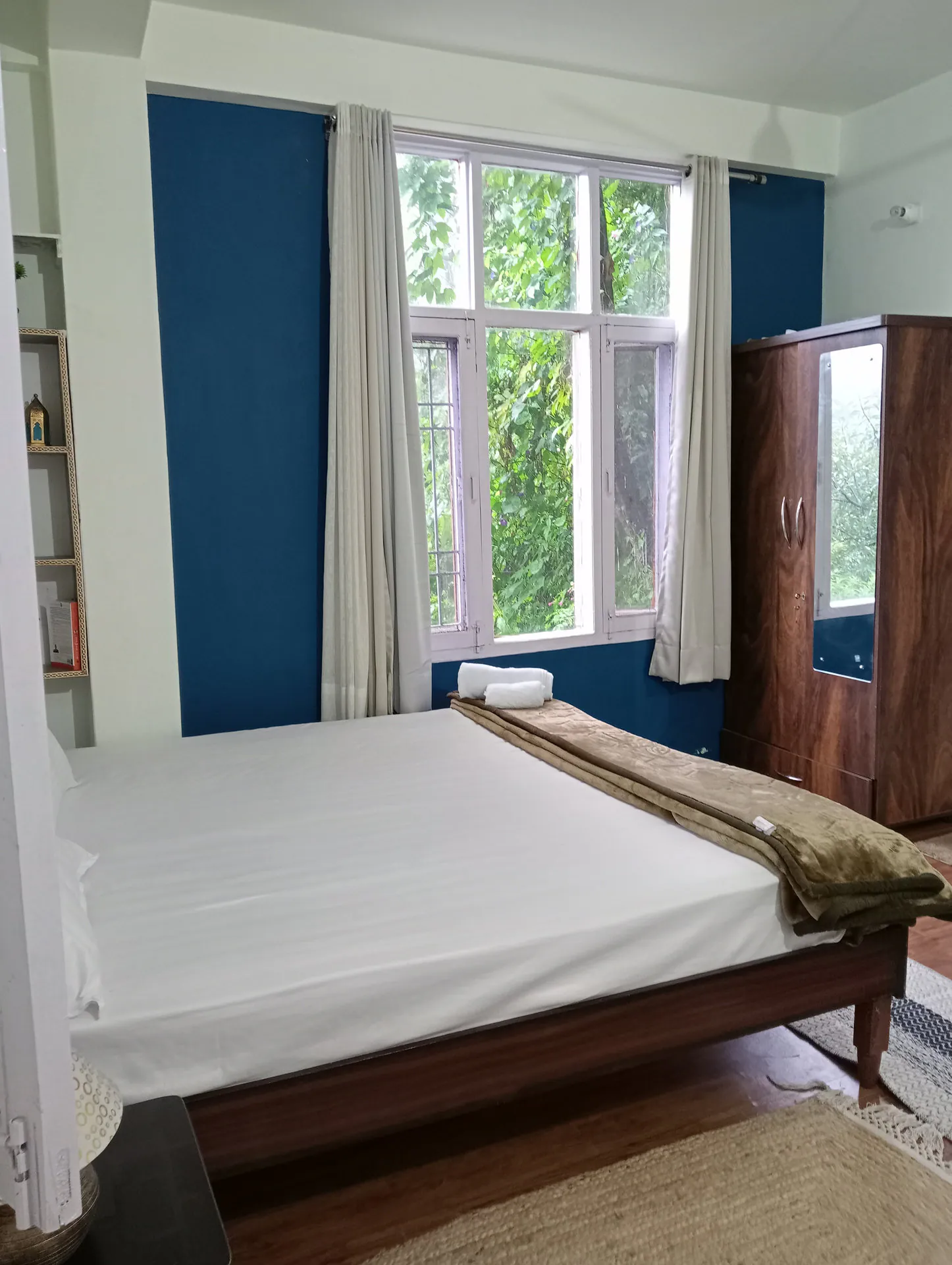 Jute Suite Bedroom Mountain View 9