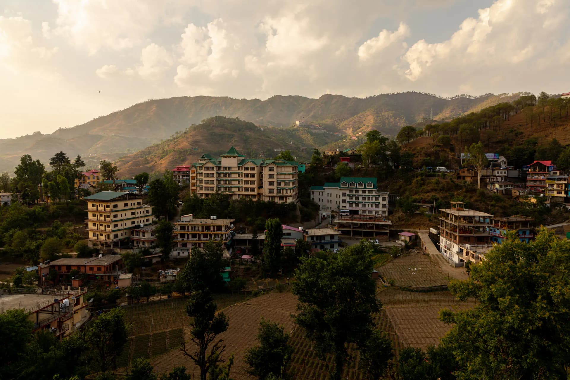 Scenic Mountain View Kandaghat Hills 6